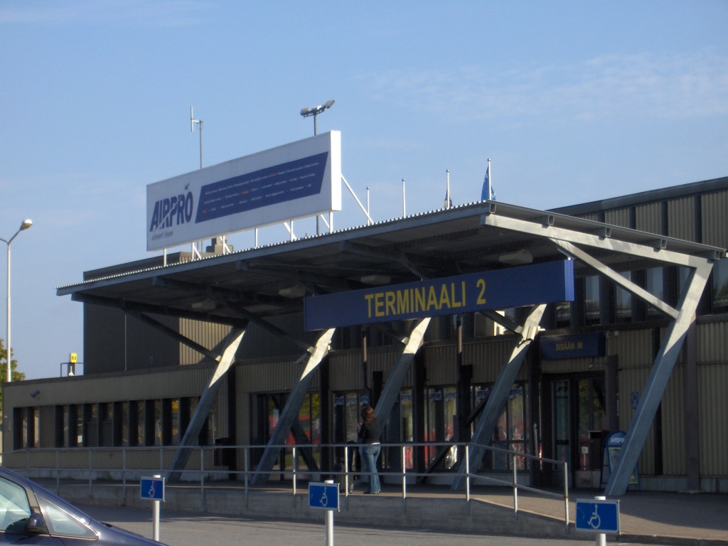 Tampere-Pirkkala_terminal2.jpg