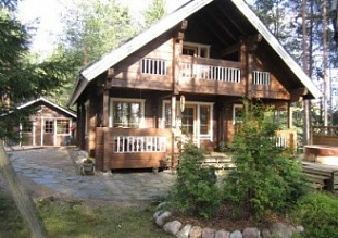 Бревенчатый дом, в городе Kouvola, на берегу озера Vuohijarvi - код 29111