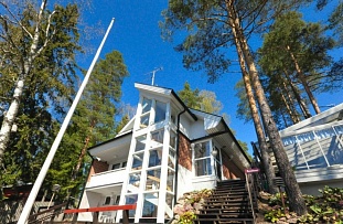 Стильный трехэтажный дом на берегу озера Kontjärvi - код 41725
