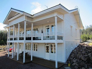 Великолепный просторный дом с потрясающей террасой с видом на озеро Kuolimo - код 40141