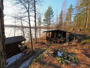 Уютная дача на берегу озера недалеко от границы - код 49628